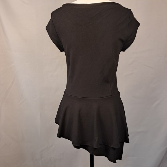 CARMEN MARC VALVO M‎ Black Asymmetric Layered Peplum Top Short Sleeve Boat Neck - Picture 4 of 6